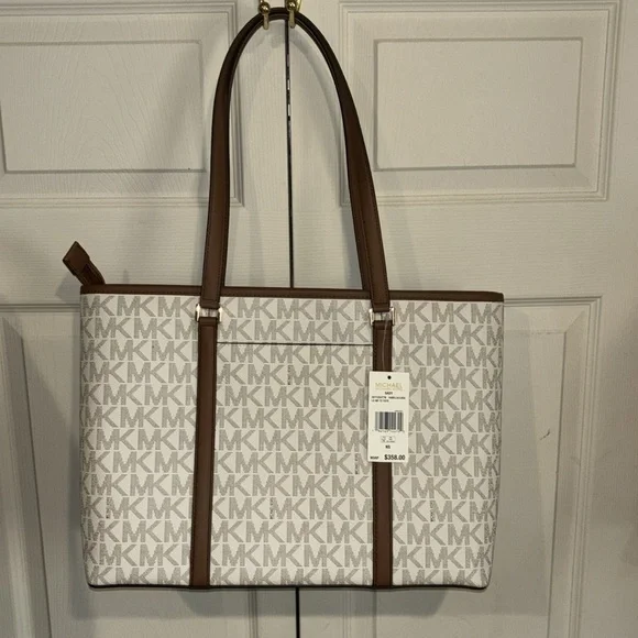 MK Lg MF TZ TOTE Sandy Vanilla/ LUGG